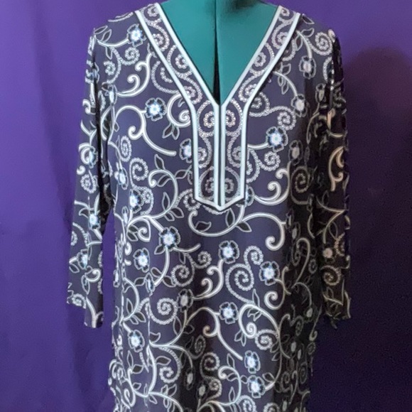 JM Collection Tops - JM Collection women’s plus size 3/4 sleeve tunic with rhinestones, size 1X